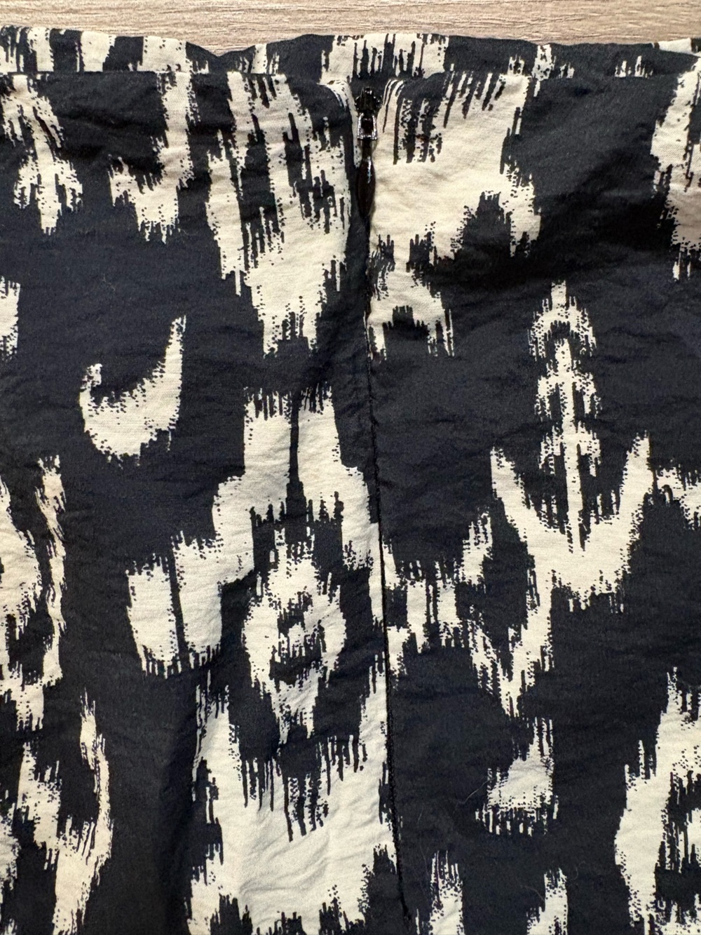 Zara Black and Cream Abstract Print Wrap Skirt - Picture 4 of 5